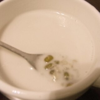 緑豆のタピオカココナッツミルク